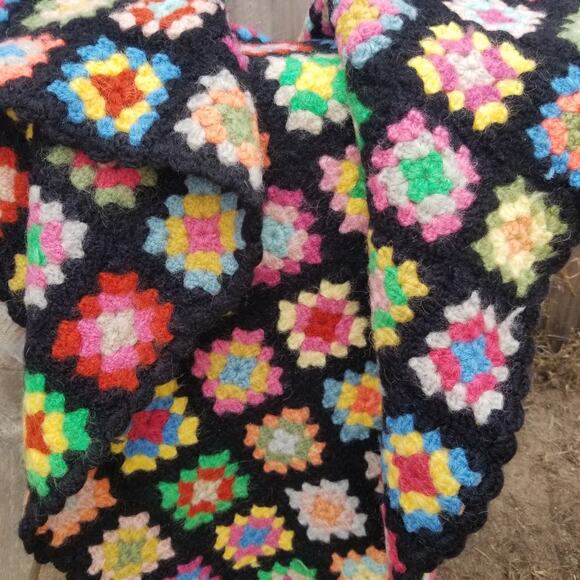 Vintage Wool Granny Squares Throw Blanket - Picture 4 of 9